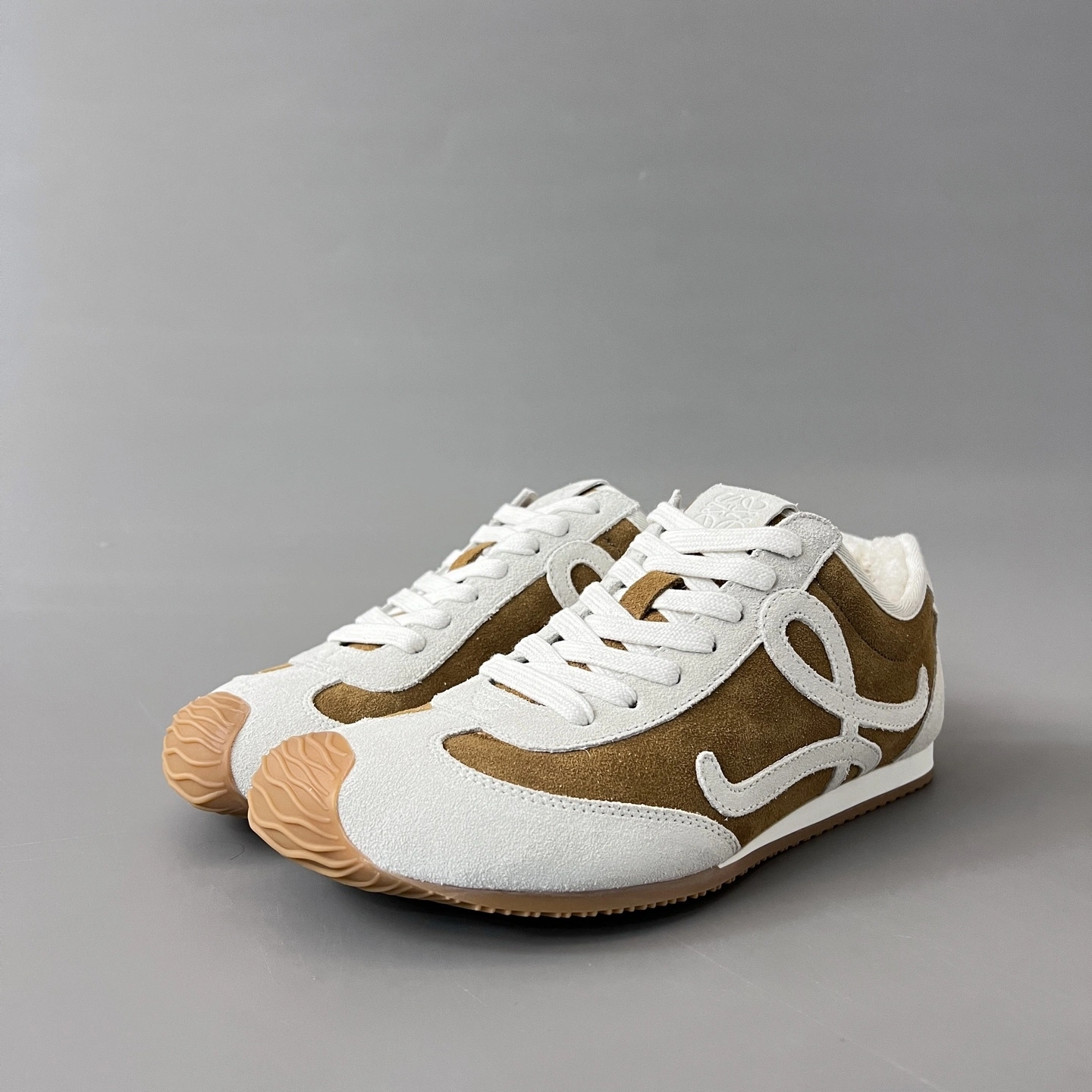 OOBB- 8o5w5 M816282XC0-2912 cowhide Ballet Runner 2.0 item:F-X300A2417B